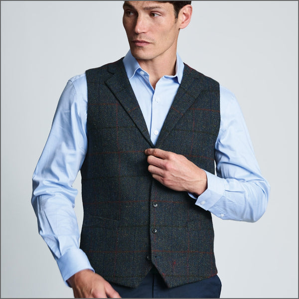 Brook Taverner Tailored Fit Ayr Navy Check Harris Tweed® Waistcoat*