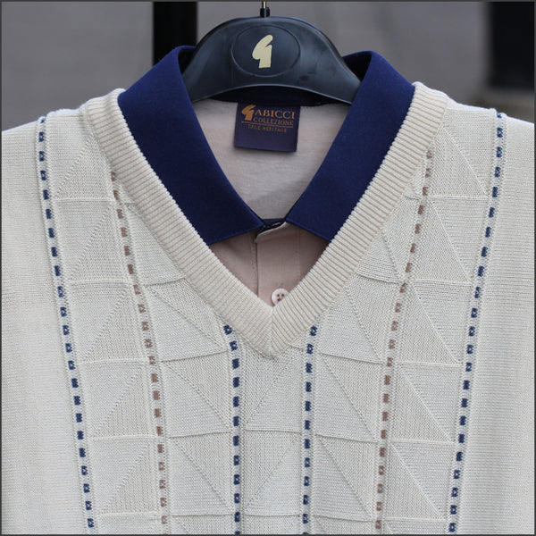 Gabicci M06 Ivory Patterned V Neck=