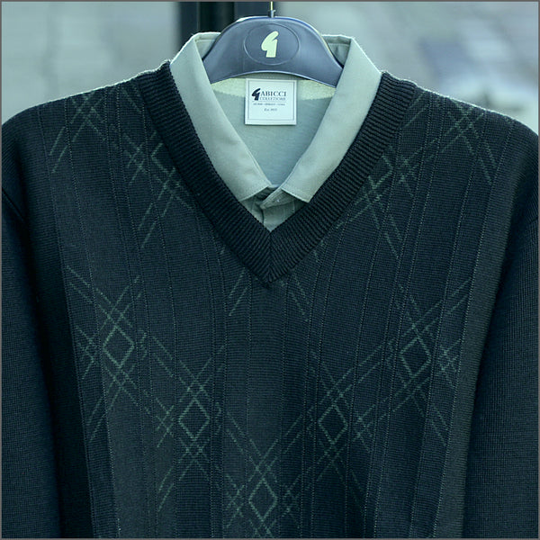 Gabicci M07 Black V Neck*