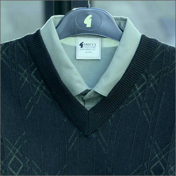 Gabicci M07 Black V Neck*
