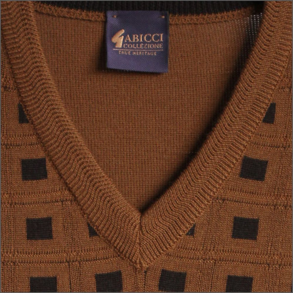 Gabicci M01 Toffee V Neck=