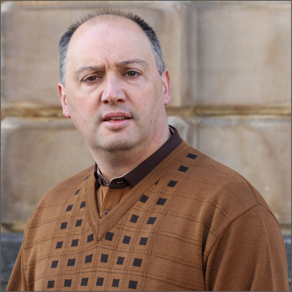 Gabicci M01 Toffee V Neck=